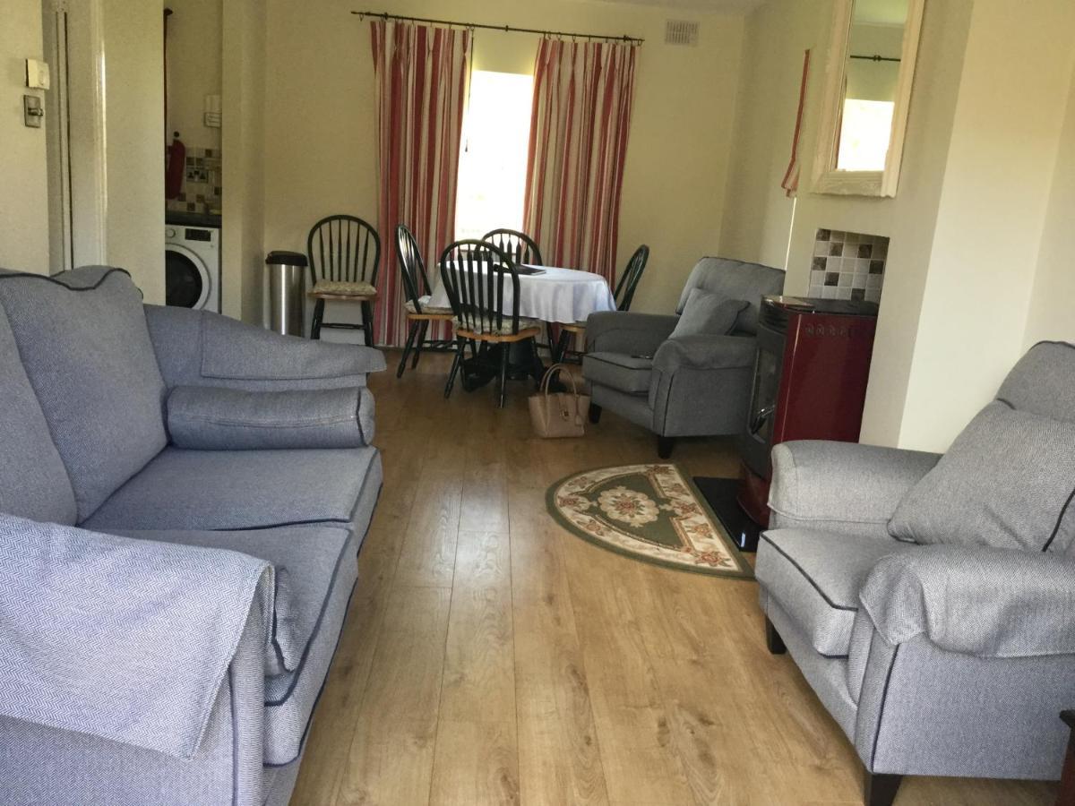 Adare Luxury Riverside Apartment *