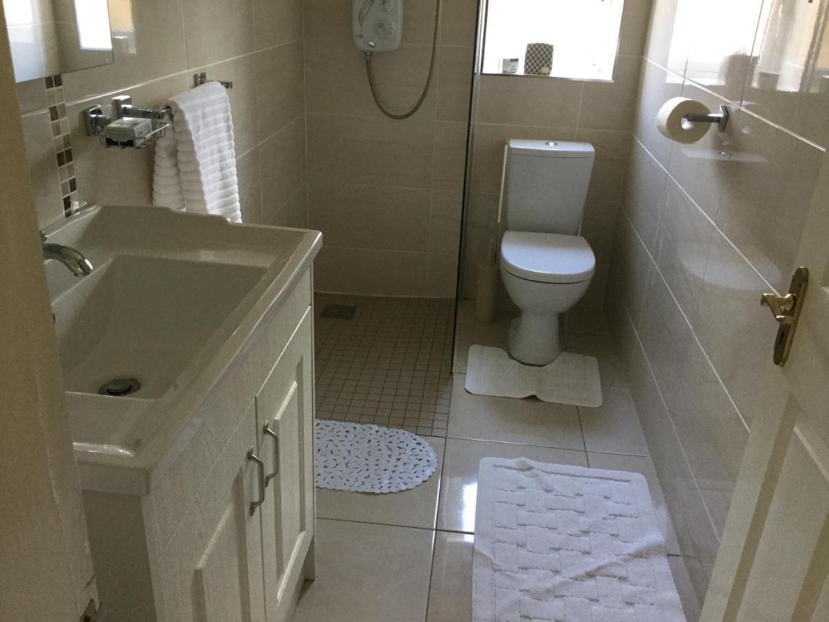 Adare Luxury Riverside Apartment Limerick